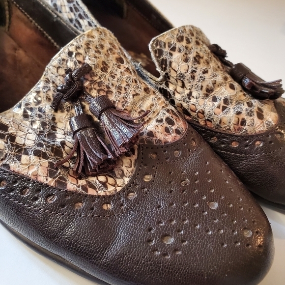 AEROSOLES Cream Sota Snake Skin Wing Tip Tassel Shoes Size 9 - Picture 4 of 7